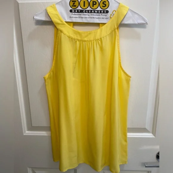 Banana Republic tank blouse. Open back with buttons. Size 8. - Picture 1 of 5